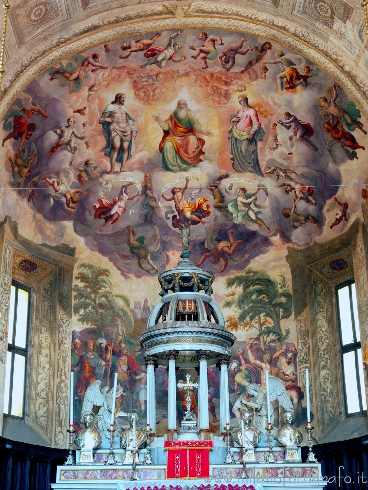 Vimercate (Monza e Brianza, Italy) - Interior of the central apse of the the Church of Santo Stefano